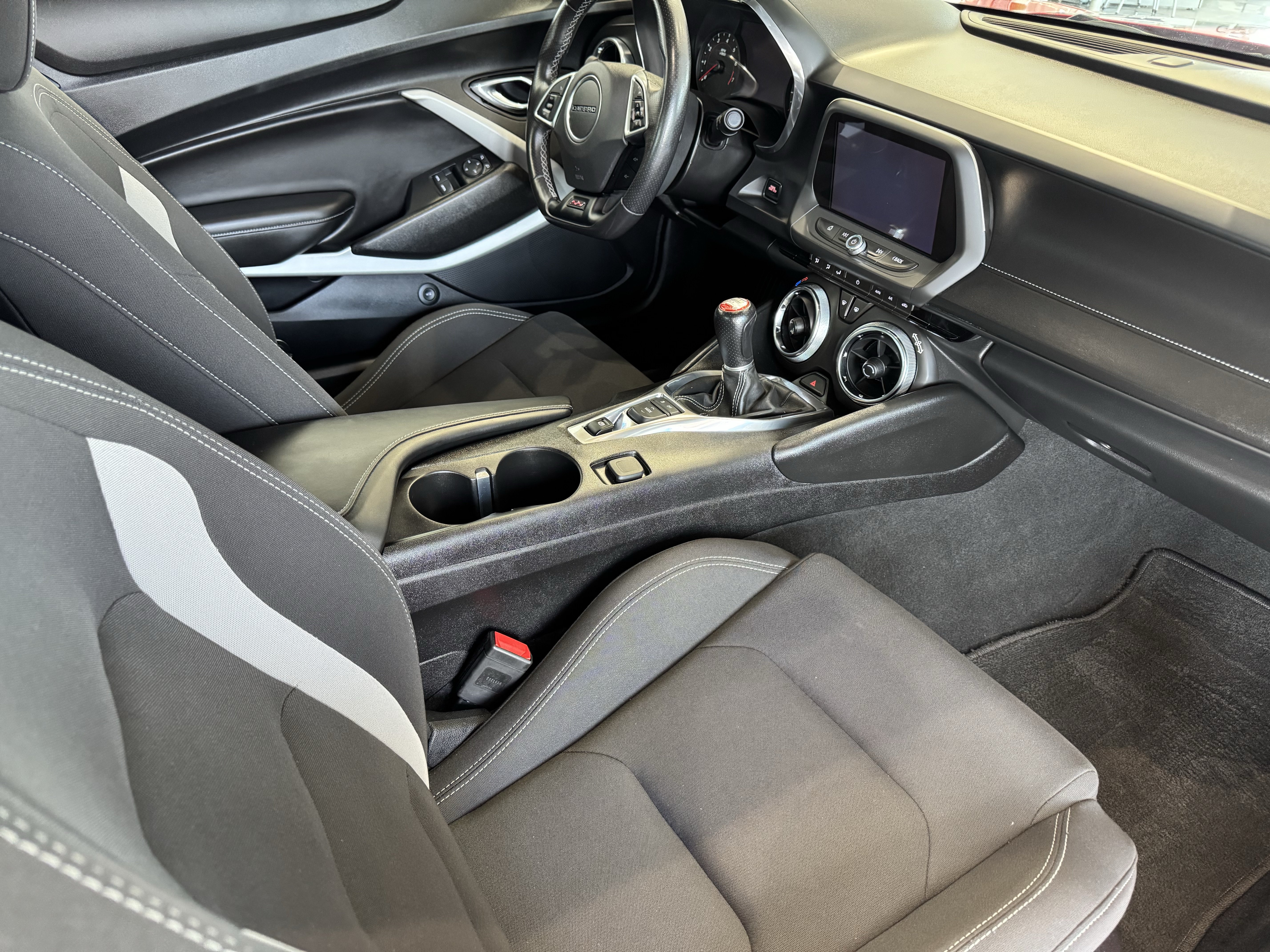Used 2018 Chevrolet Camaro SS RWD image 16