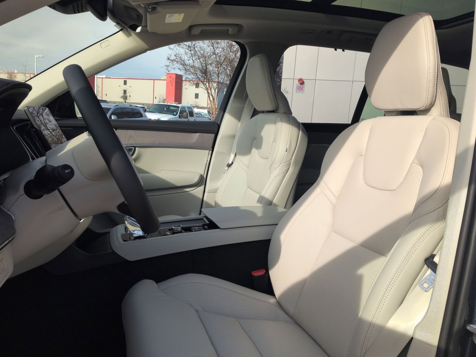 New 2026 Volvo XC90 T8 Ultra image 13