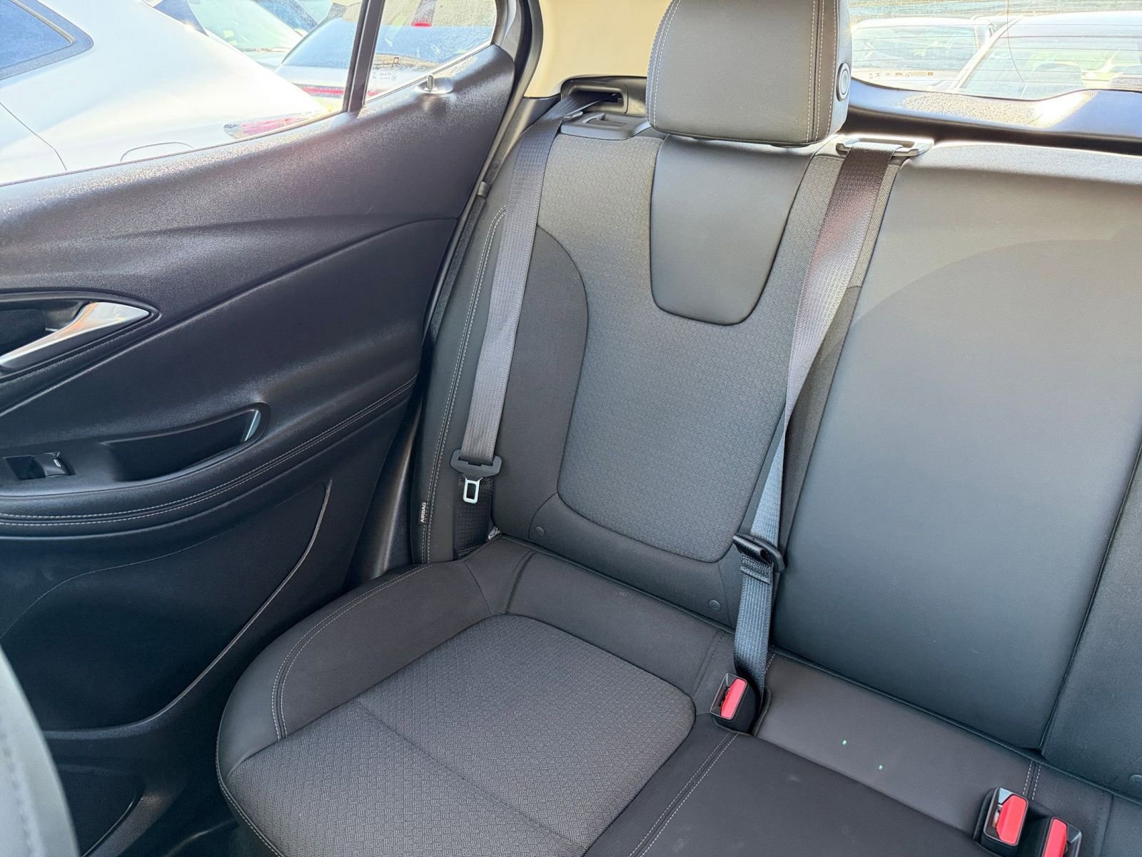 Used 2025 Buick Encore GX Preferred image 37