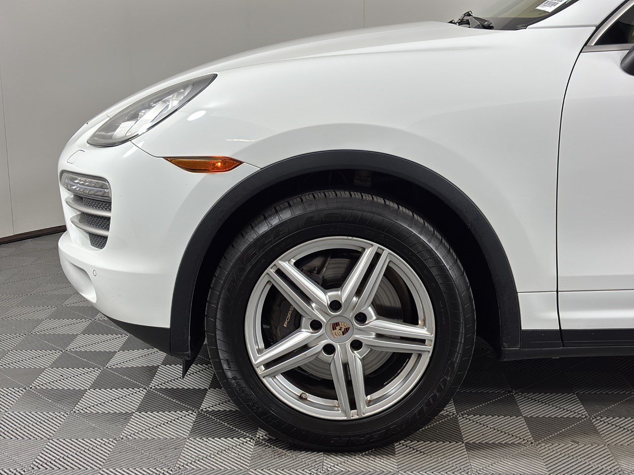 Used 2014 Porsche Cayenne Platinum Edition AWD/4WD image 13