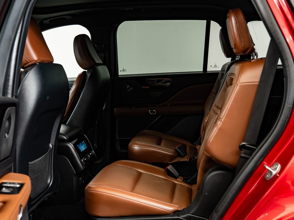 Used 2021 Lincoln Aviator Reserve image 44