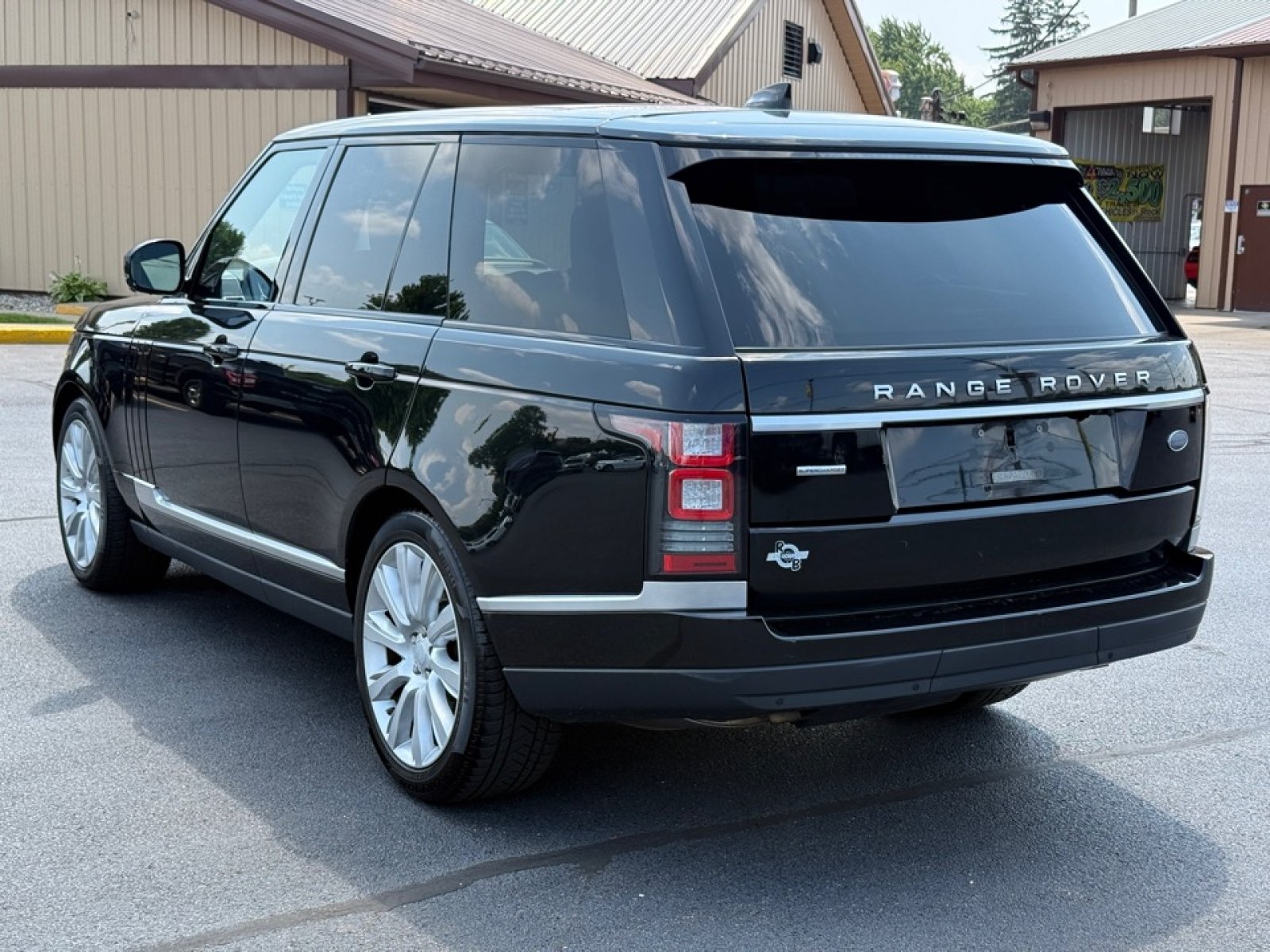 Used 2017 Land Rover Range Rover Supercharged AWD/4WD image 6