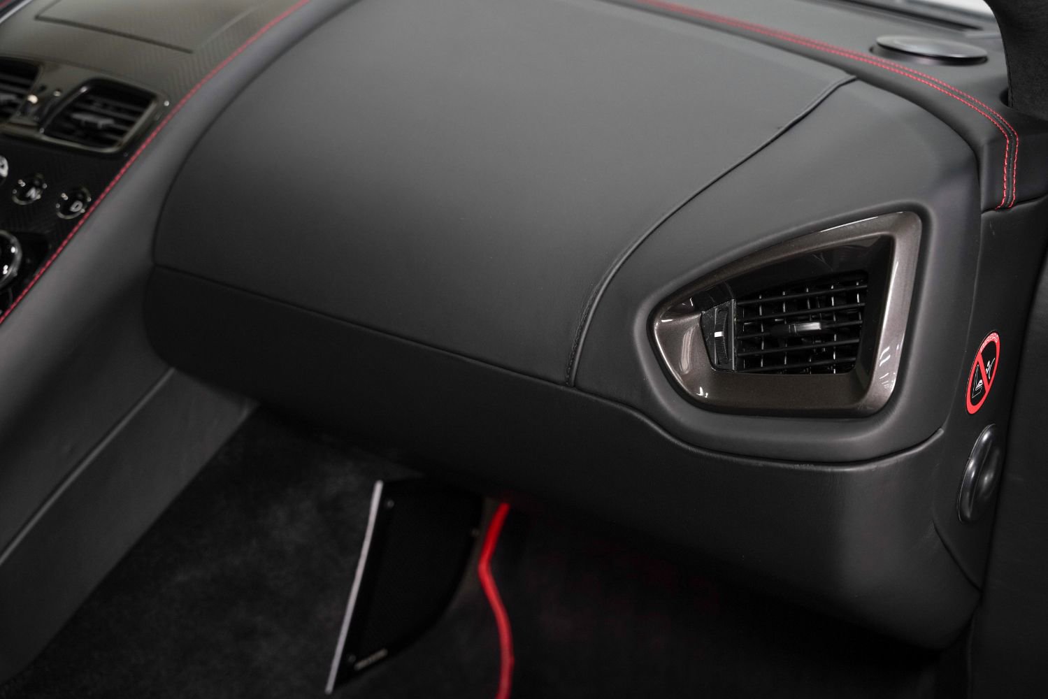 Used 2014 Aston Martin Vanquish Coupe image 33