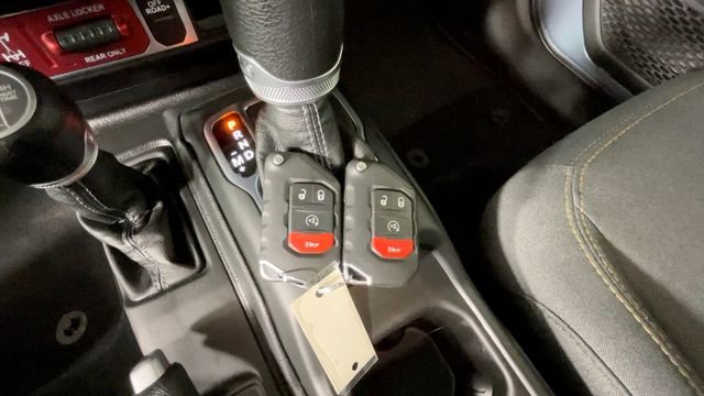 Used 2024 Jeep Wrangler Unlimited AWD/4WD image 30