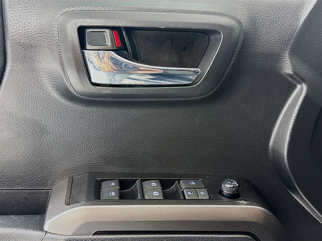 Used 2022 Toyota Tacoma TRD Off-Road w/ Technology Package AWD/4WD image 18