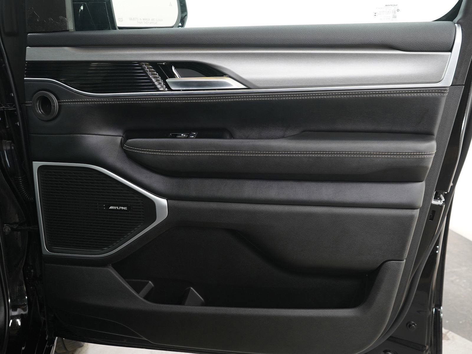 Used 2024 Jeep Wagoneer Series II AWD/4WD image 9