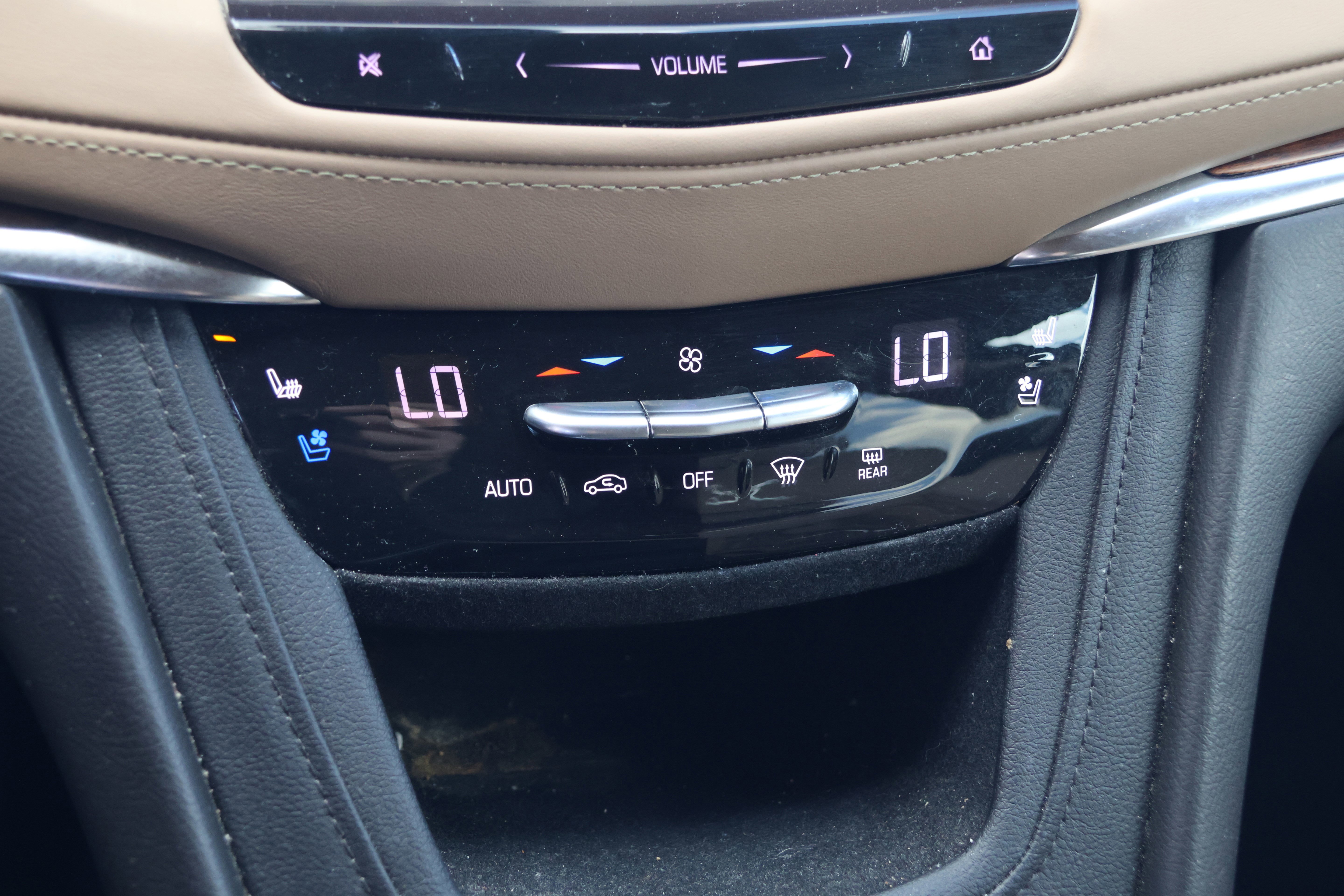 Used 2019 Cadillac XT5 Platinum AWD/4WD image 30