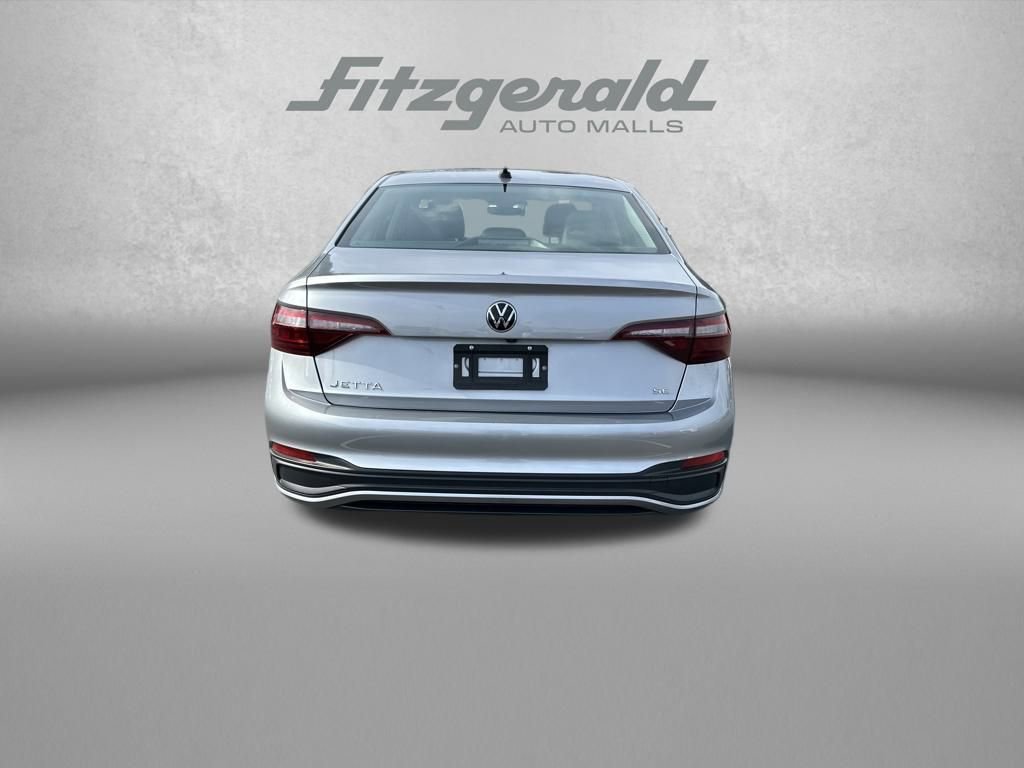 Used 2024 Volkswagen Jetta SE image 6