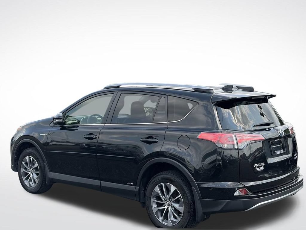 Used 2018 Toyota RAV4 XLE w/ Protection Package AWD/4WD image 6