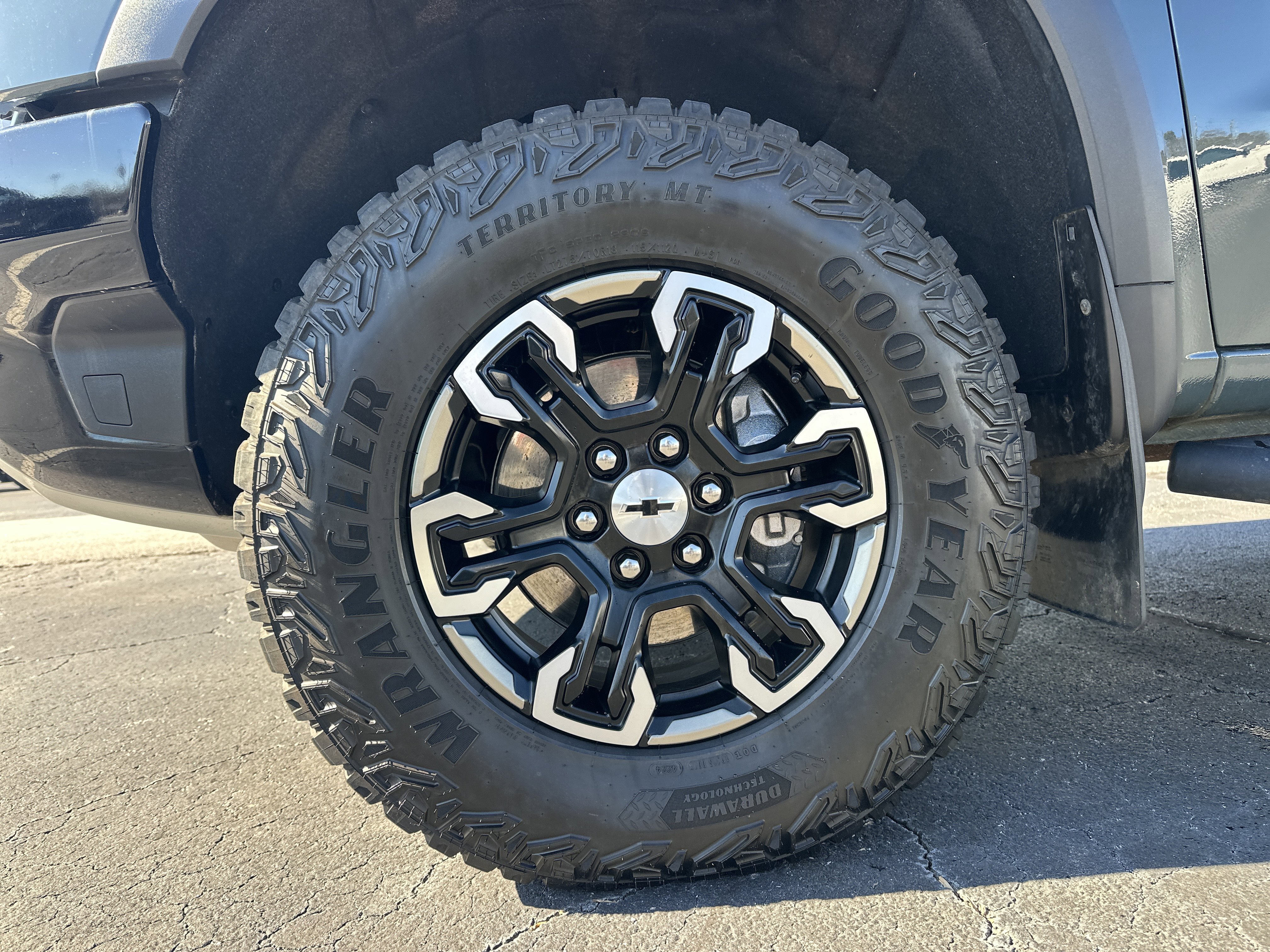 Certified 2025 Chevrolet Silverado 1500 ZR2 w/ Technology Package image 12