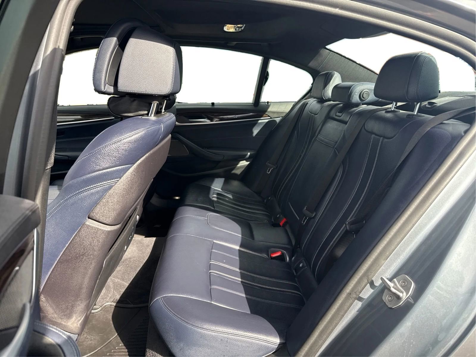 Used 2020 BMW M550i xDrive w/ Executive Package image 13