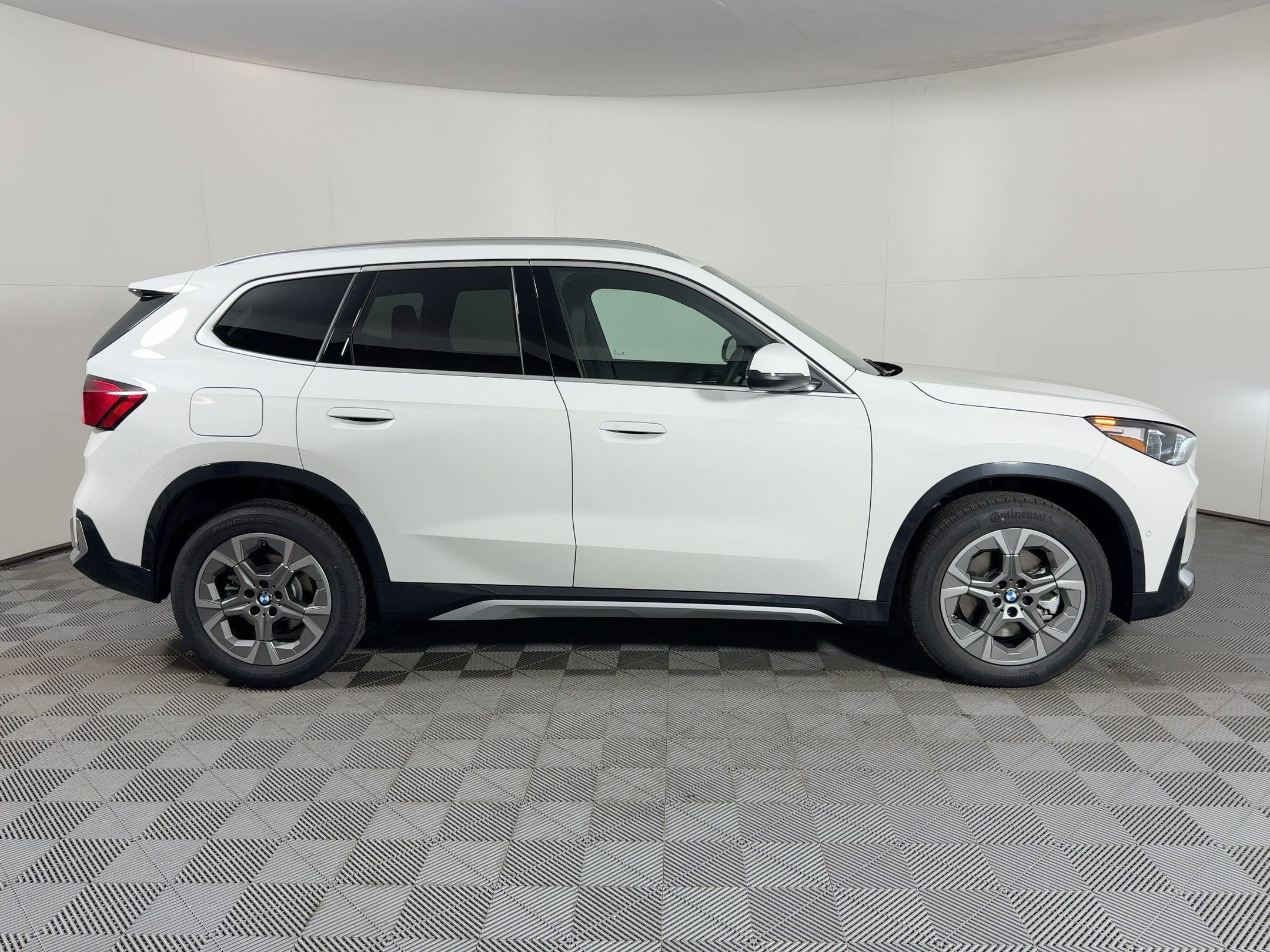 Used 2026 BMW X1 xDrive28i w/ Convenience Package image 8