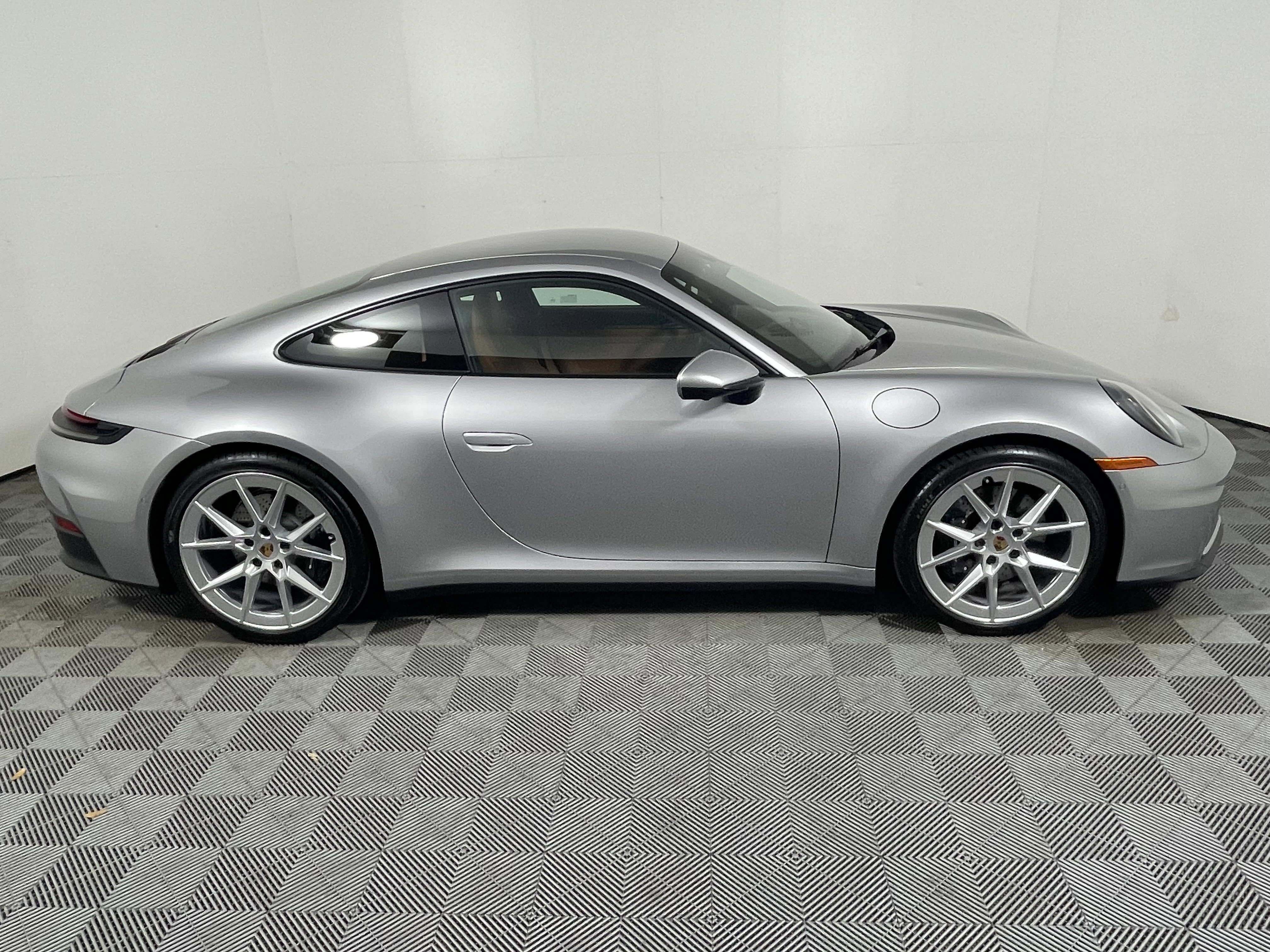 Certified 2025 Porsche 911 Carrera image 8