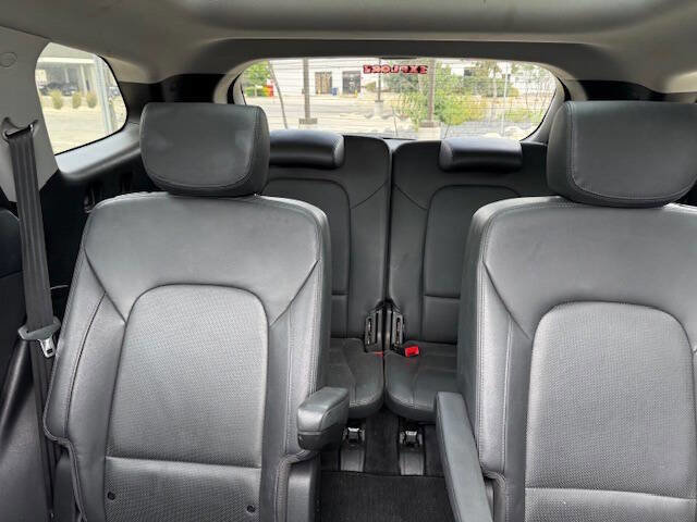 Used 2018 Hyundai Santa Fe Limited w/ Cargo Package image 57