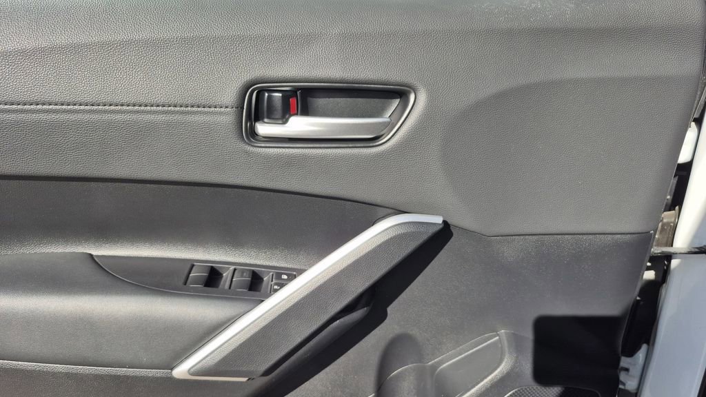 Used 2024 Toyota Corolla Cross XLE w/ Convenience Package image 7