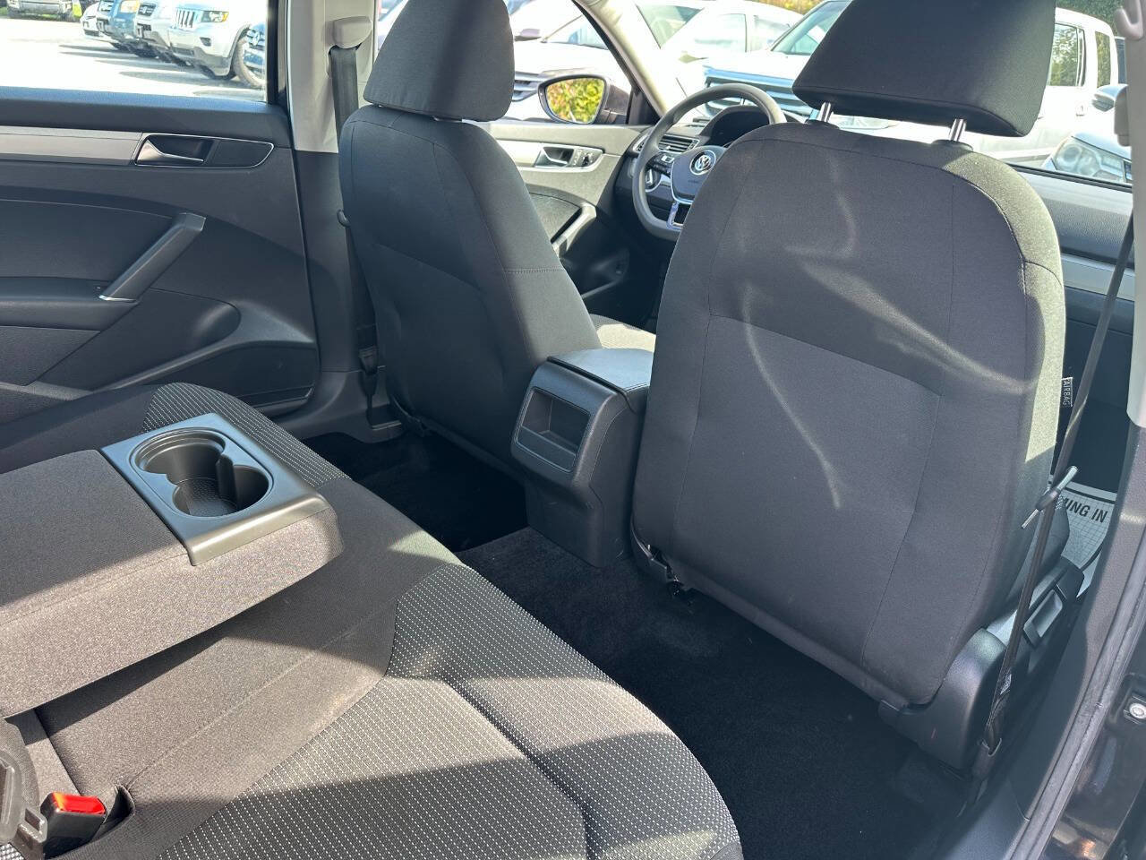 Used 2018 Volkswagen Passat 2.0T S image 32