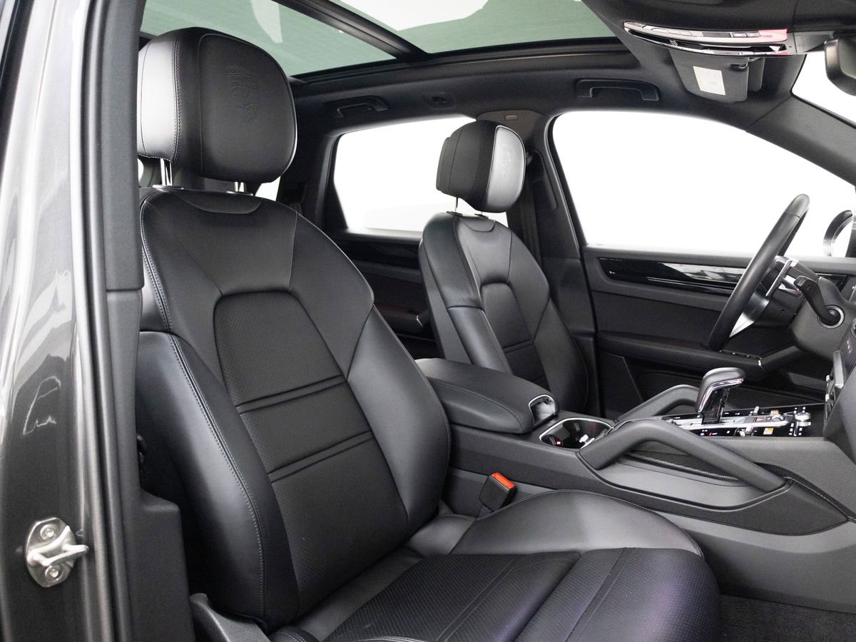 Certified 2023 Porsche Cayenne image 30