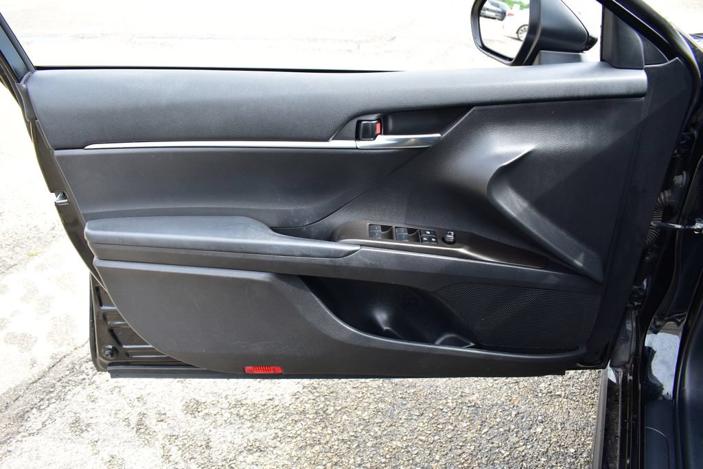 Used 2023 Toyota Camry SE FWD image 13