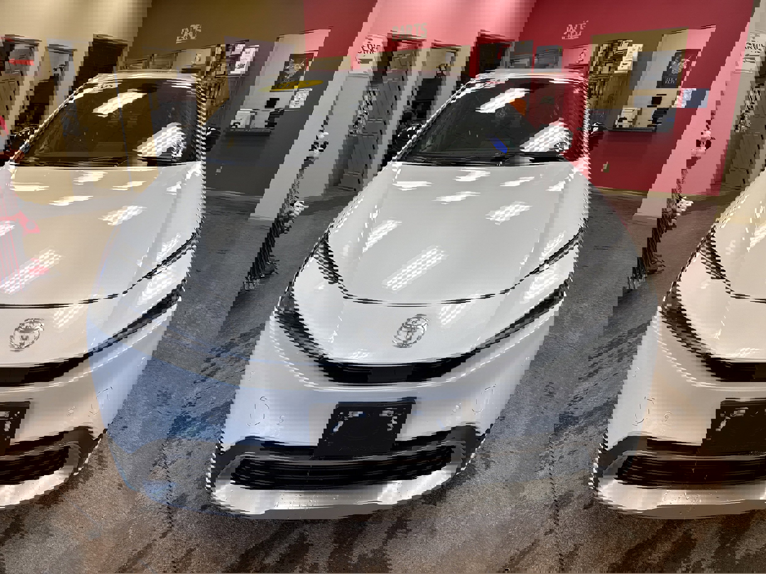 Used 2025 Toyota Prius Plug-In Hybrid image 2