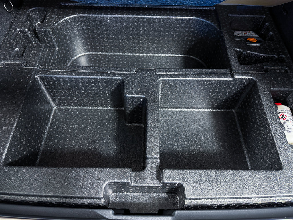 New 2027 Nissan Kicks SV AWD/4WD image 31