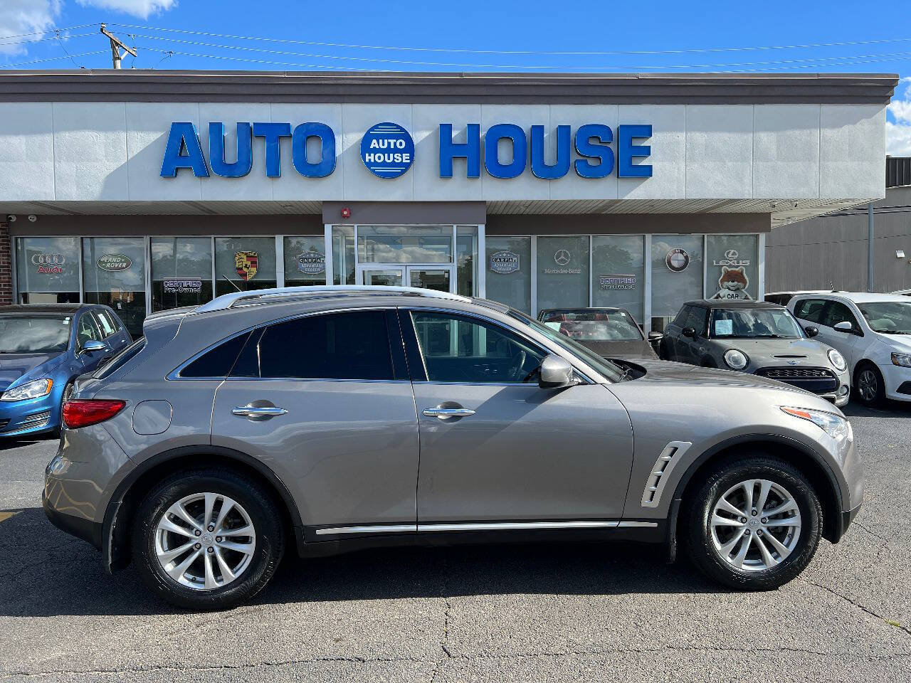 Used 2010 INFINITI FX35 AWD w/ Premium Pkg image 9