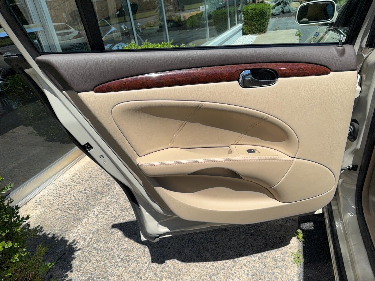 Used 2011 Buick Lucerne CXL FWD image 15
