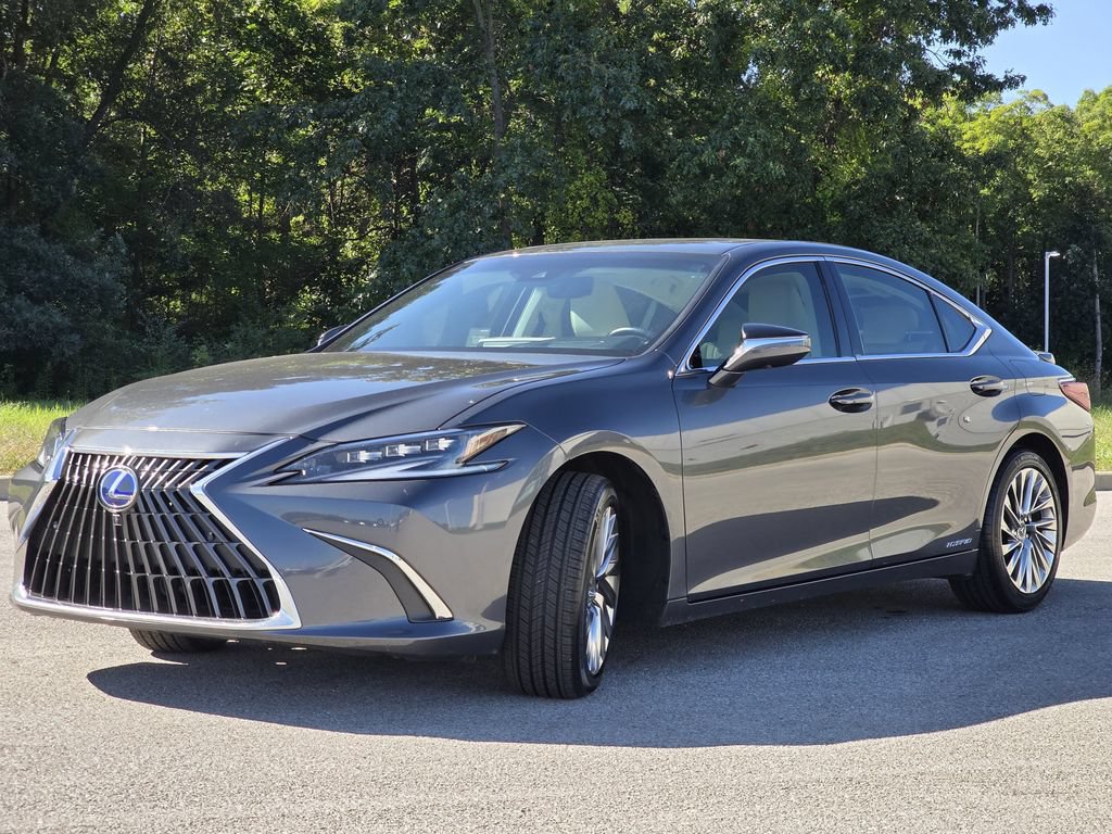 Certified 2022 Lexus ES 300h Ultra Luxury w/ Accessory Package 2 FWD image 6