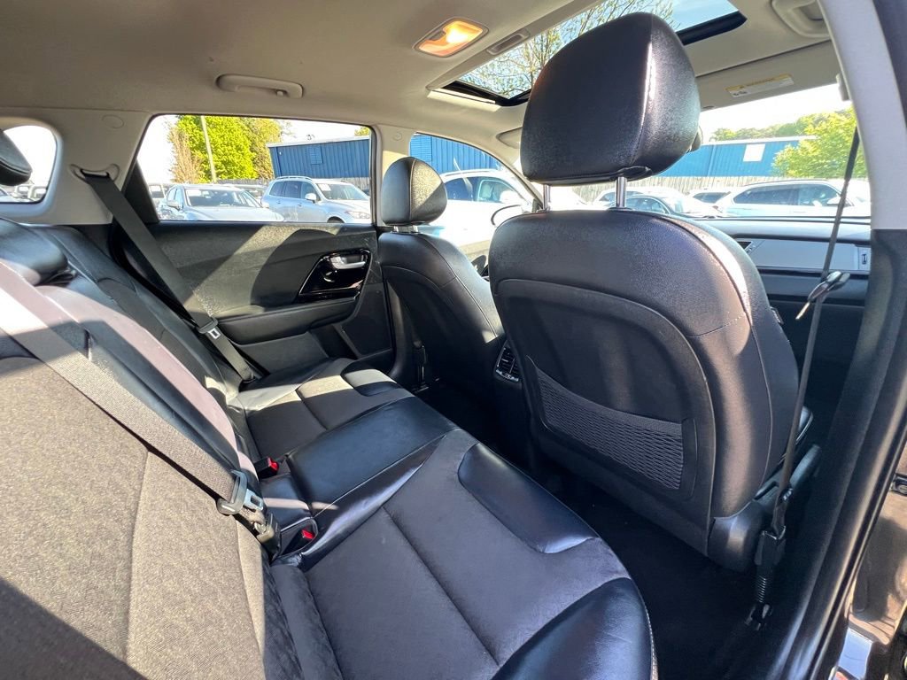 Used 2017 Kia Niro EX image 13
