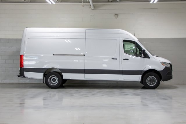 Used 2024 Mercedes-Benz Sprinter 3500 image 2