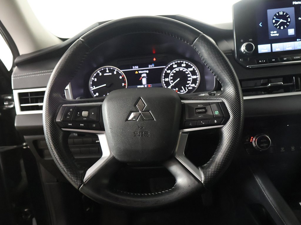 Used 2024 Mitsubishi Outlander SE image 40
