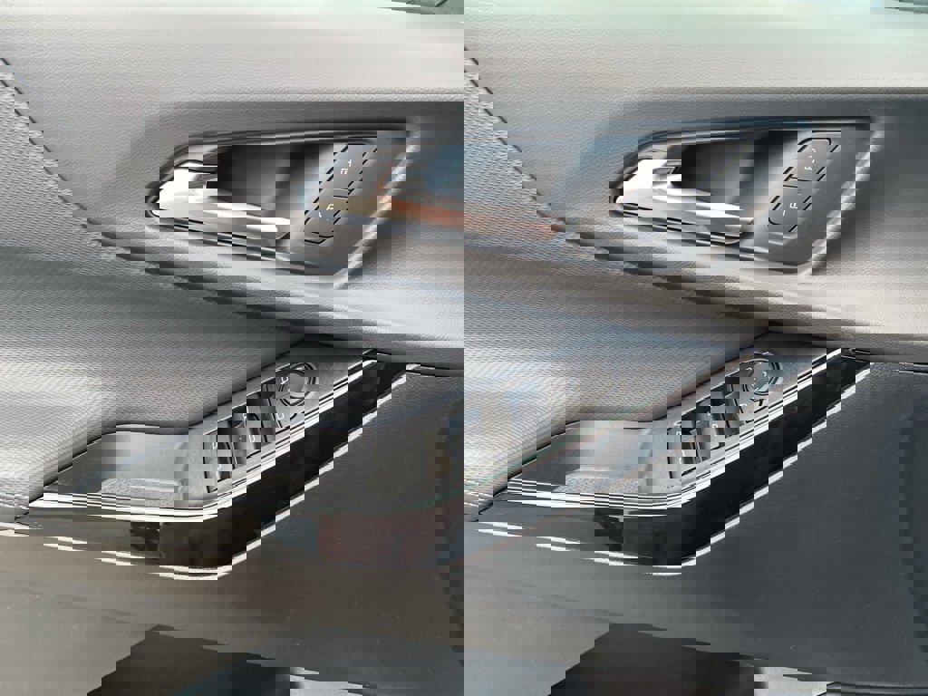 New 2026 Chevrolet Equinox LT w/ Midnight Edition image 18