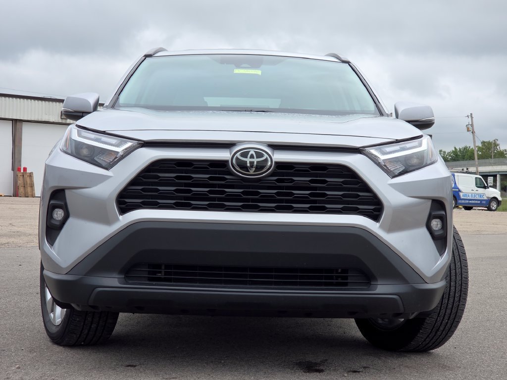 Used 2023 Toyota RAV4 XLE Premium AWD/4WD image 3