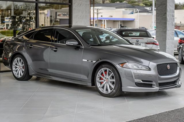 Used 2018 Jaguar XJ R-Sport RWD image 4