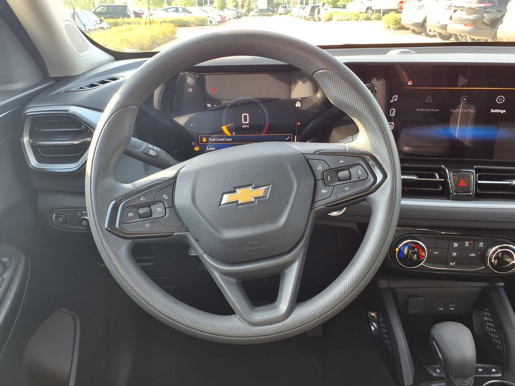 Used 2025 Chevrolet TrailBlazer LT FWD image 25