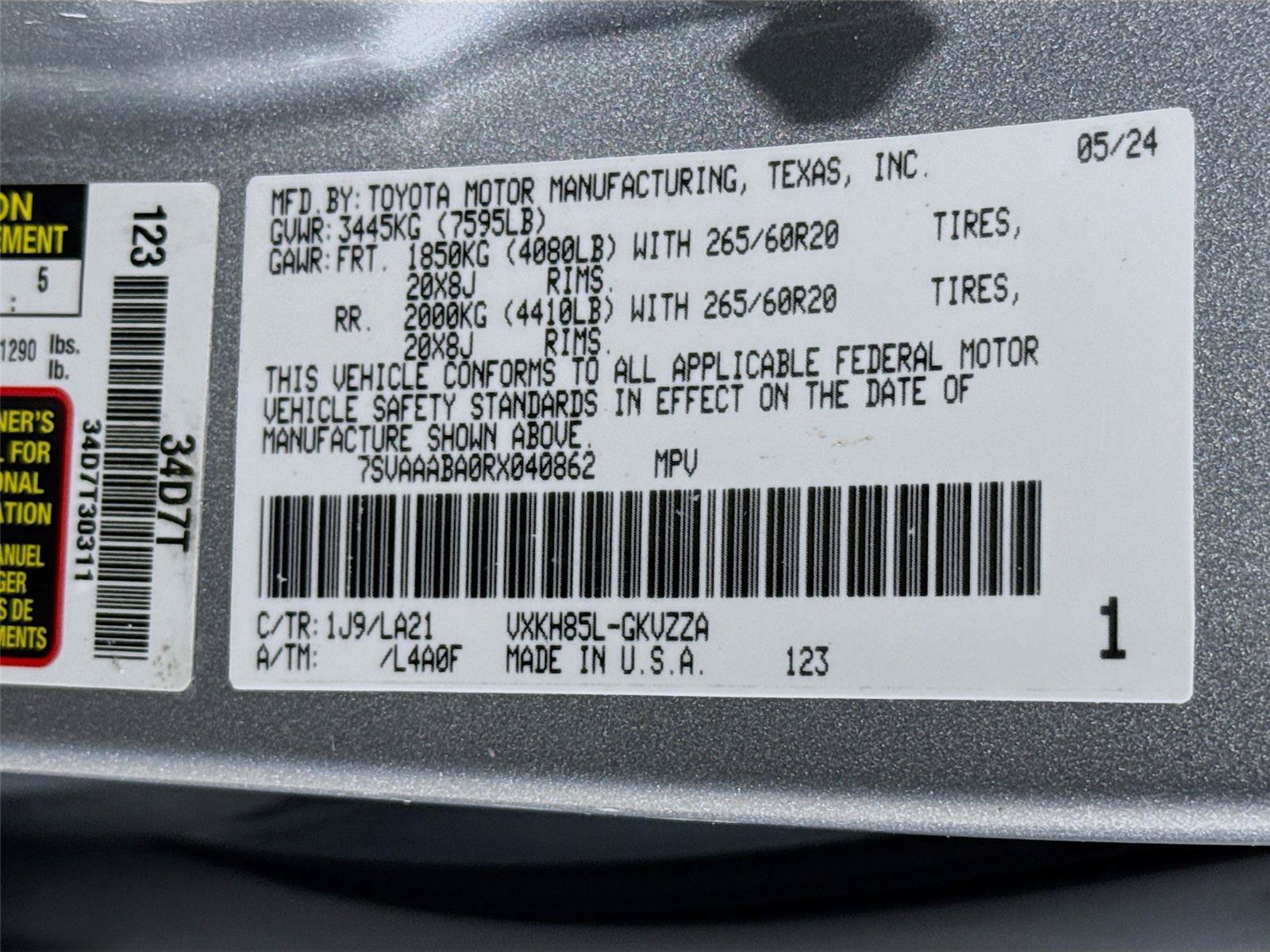 Used 2024 Toyota Sequoia Platinum AWD/4WD image 40