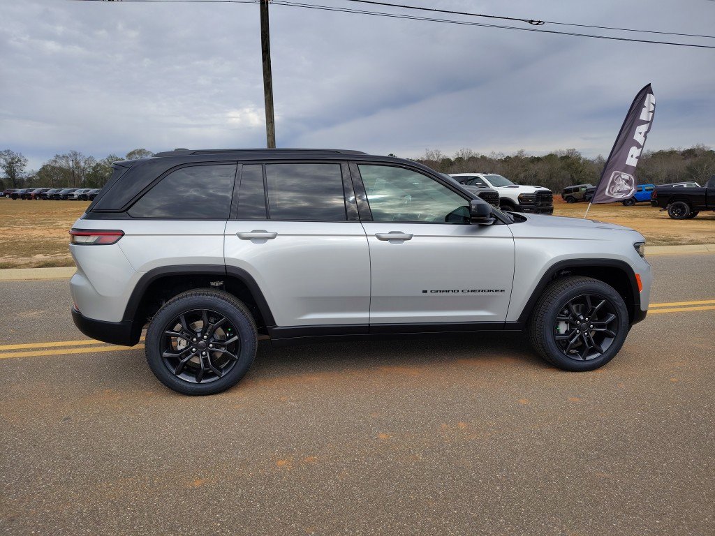 New 2025 Jeep Grand Cherokee Limited AWD/4WD image 12