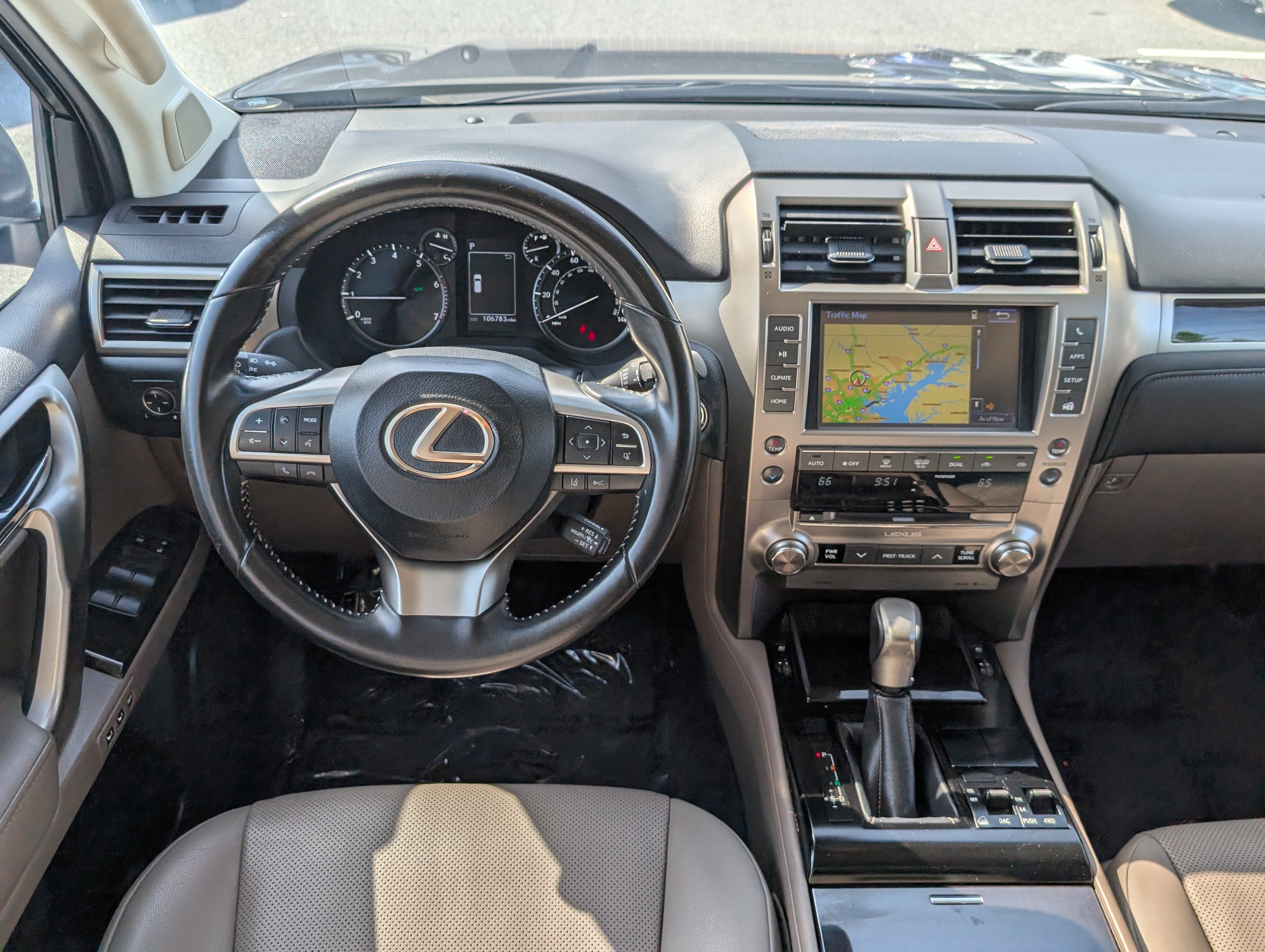 Used 2021 Lexus GX 460 w/ Accessory Package AWD/4WD image 17