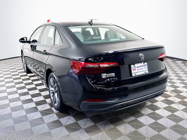 Used 2024 Volkswagen Jetta SE image 5