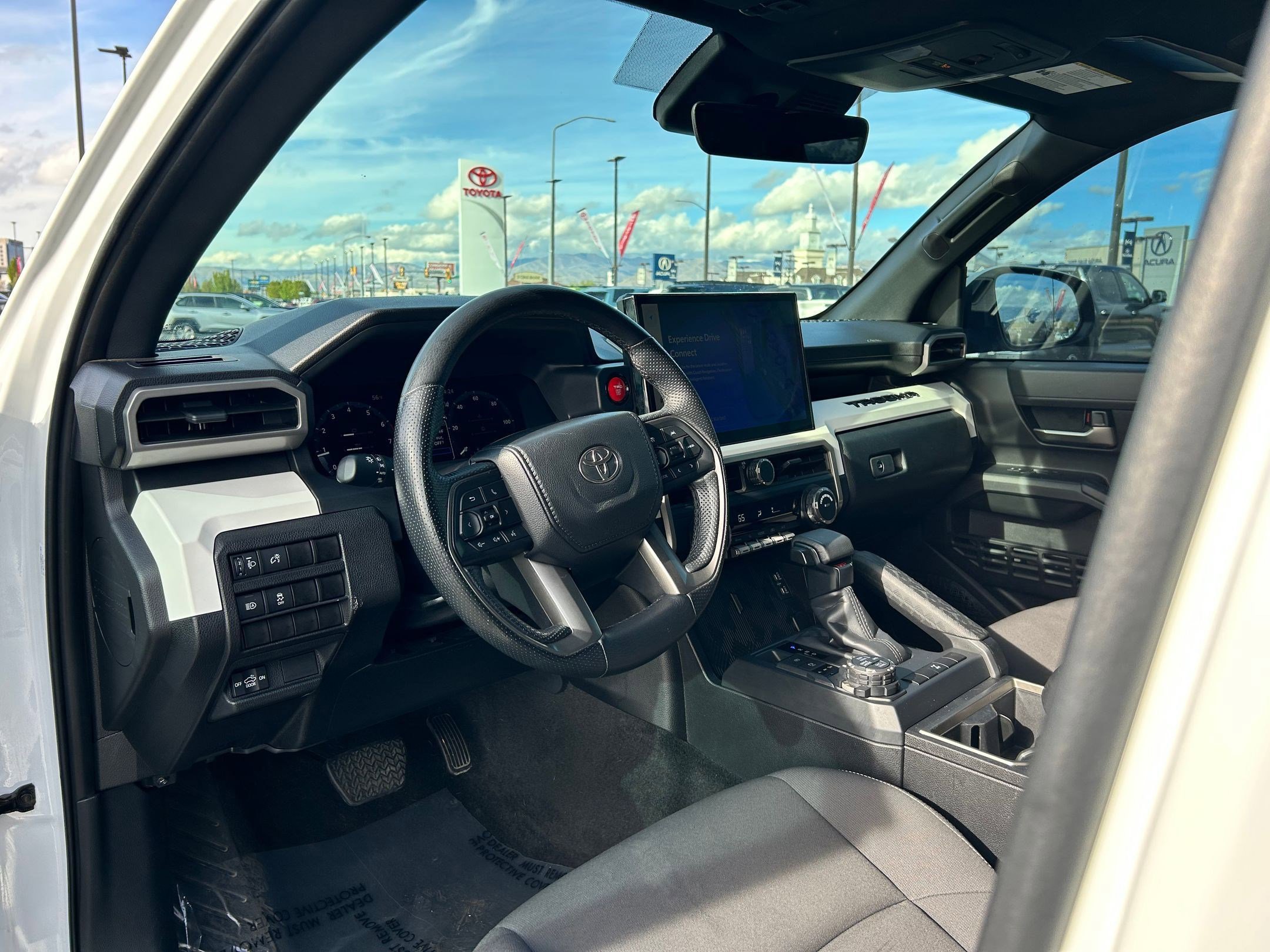 Certified 2024 Toyota Tacoma TRD Off-Road AWD/4WD image 11