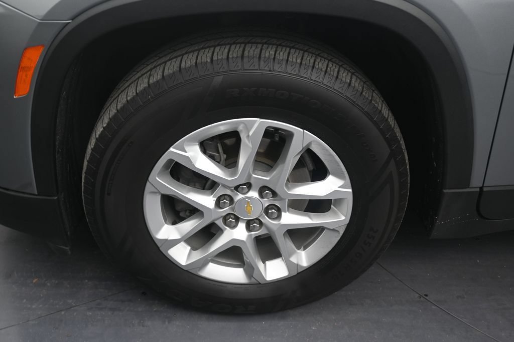 Used 2023 Chevrolet Traverse LS FWD image 9