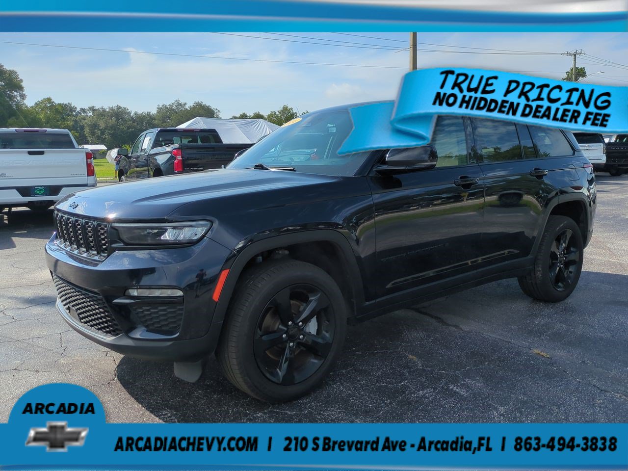 Used 2024 Jeep Grand Cherokee Limited w/ Black Appearance Package AWD/4WD image 8