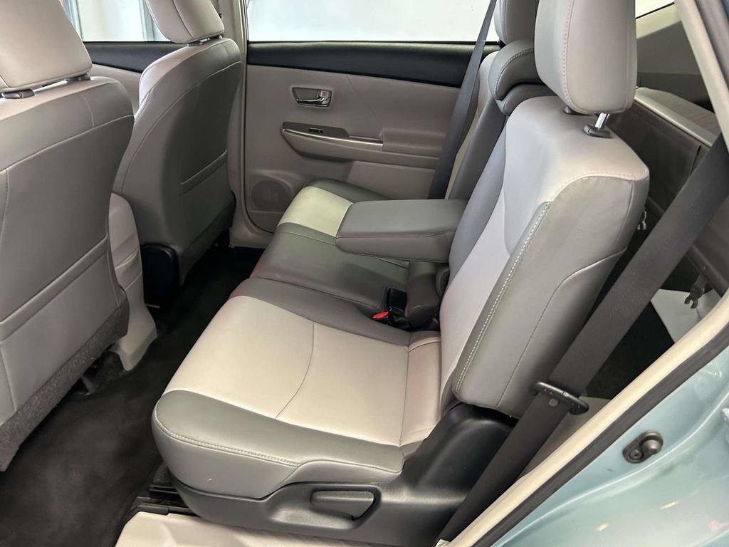 Used 2016 Toyota Prius V Four FWD image 15