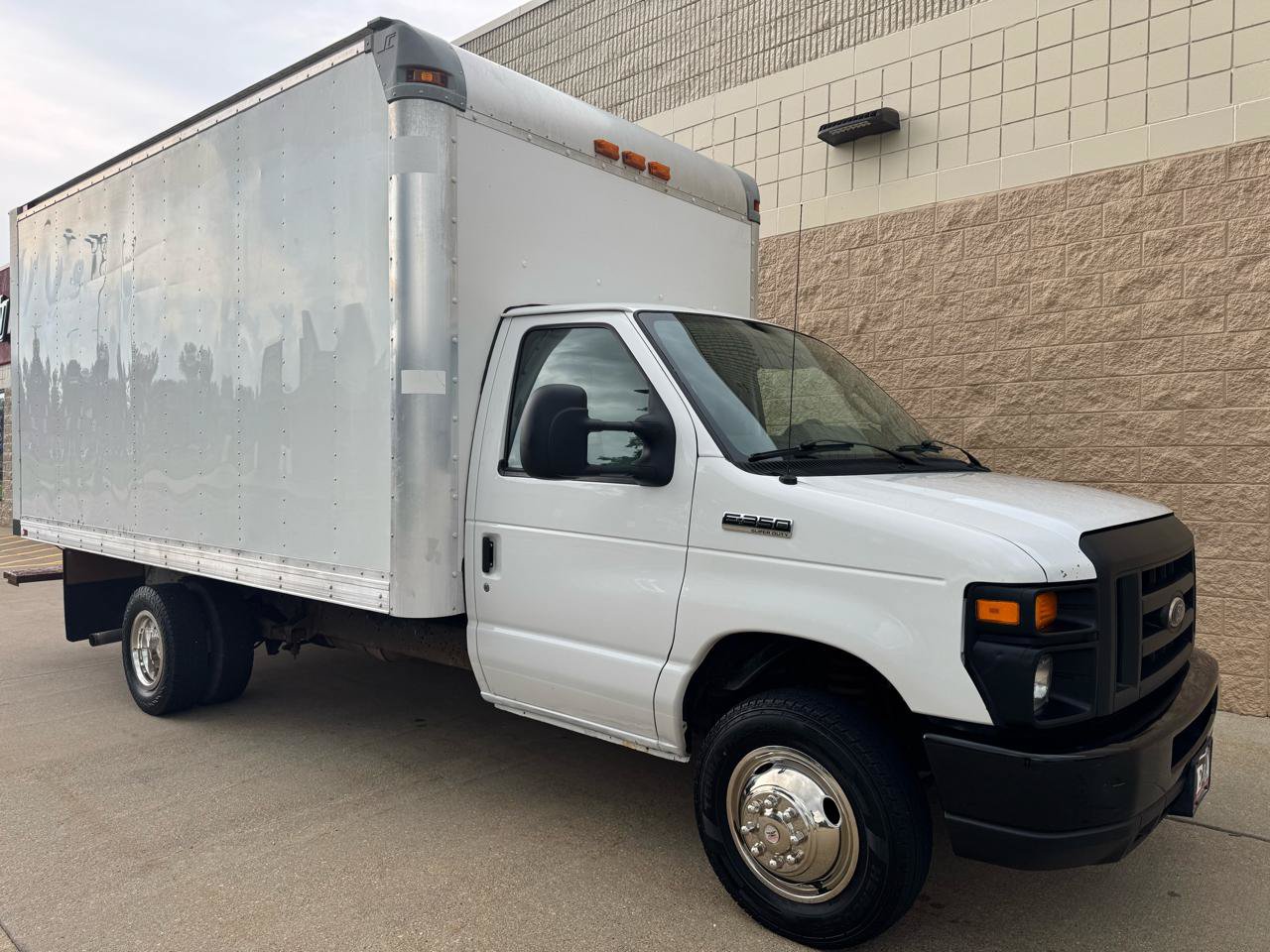 Used 2015 Ford E-350 and Econoline 350 Super Duty RWD image 6