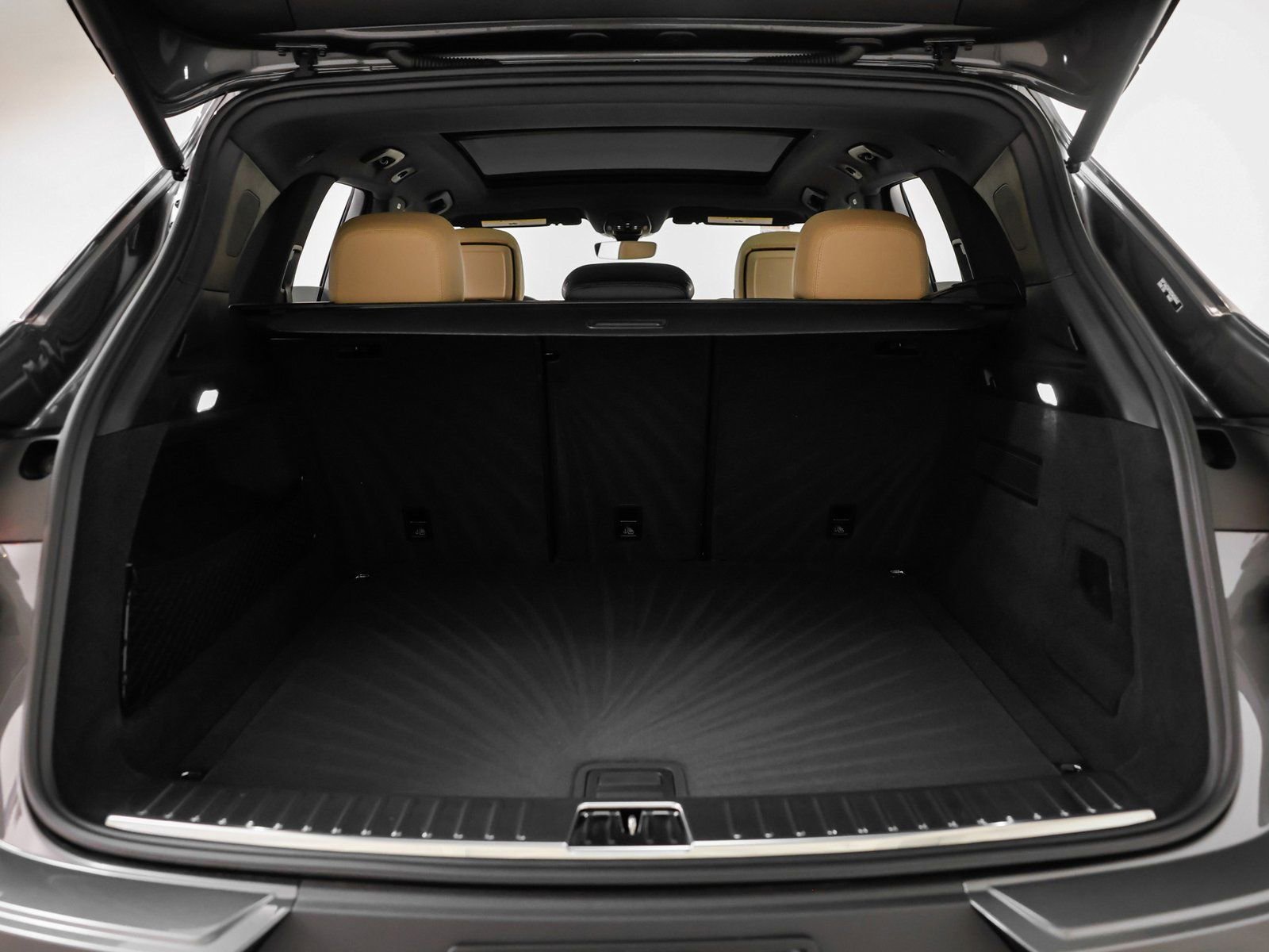 Certified 2025 Porsche Cayenne image 14