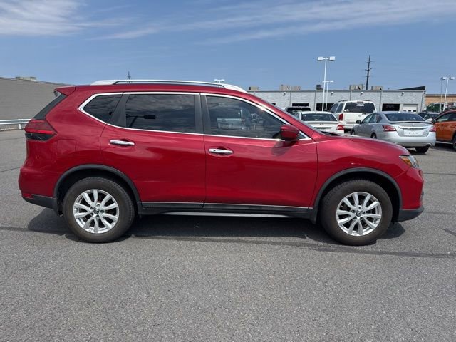 Used 2017 Nissan Rogue SV w/ Sun & Sound Touring Package AWD/4WD image 4