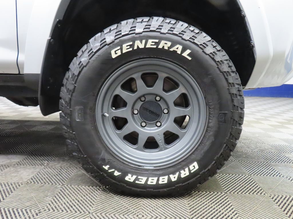 Used 2021 Toyota 4Runner SR5 AWD/4WD image 8