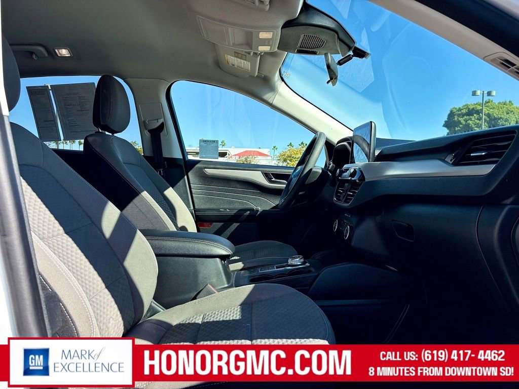 Used 2022 Ford Escape SE image 18