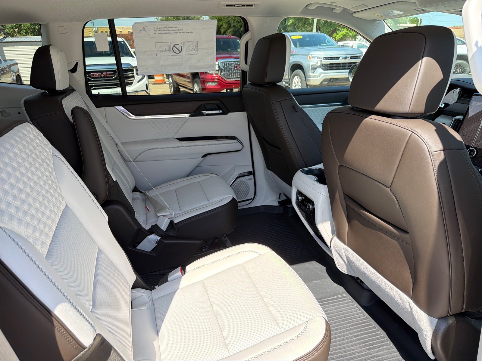 New 2026 GMC Acadia Denali w/ Super Cruise Package FWD image 12