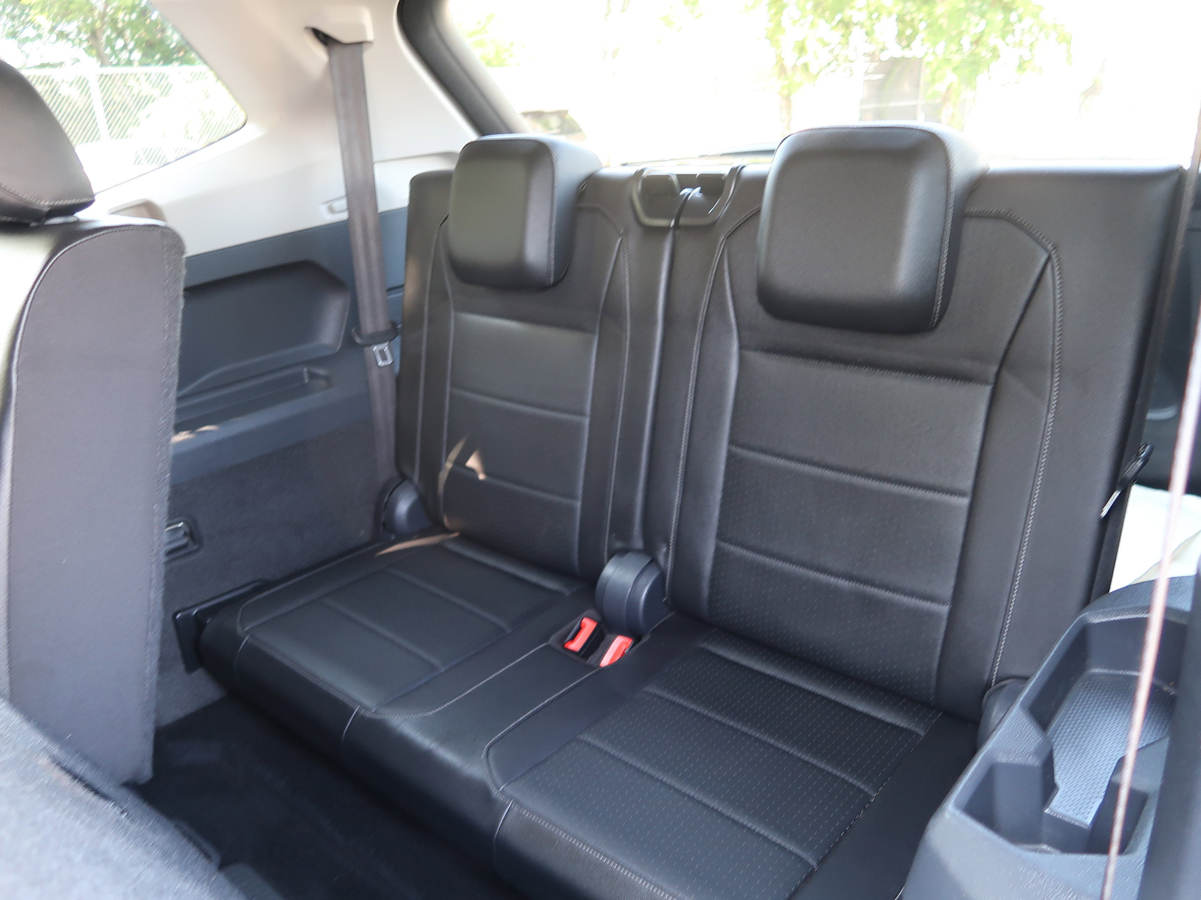 Used 2018 Volkswagen Tiguan SEL image 37