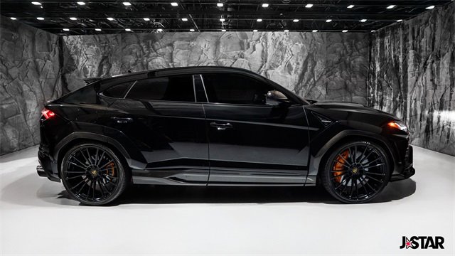 Used 2021 Lamborghini Urus image 24